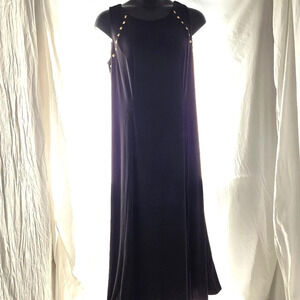 Wide Sweep Black Maxi Dress EUC